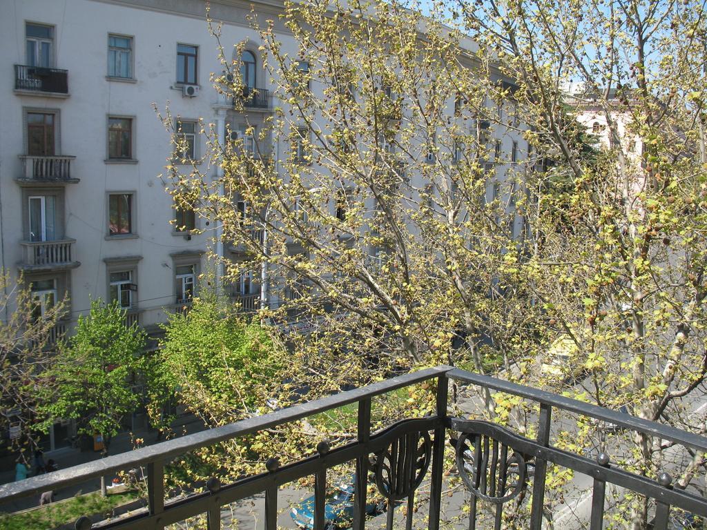Vera Garden Apartment Tbilisi Bagian luar foto